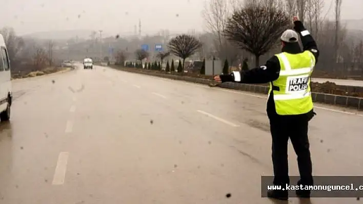 Trafik Ekiplerinden Kış Lastiği Denetimi