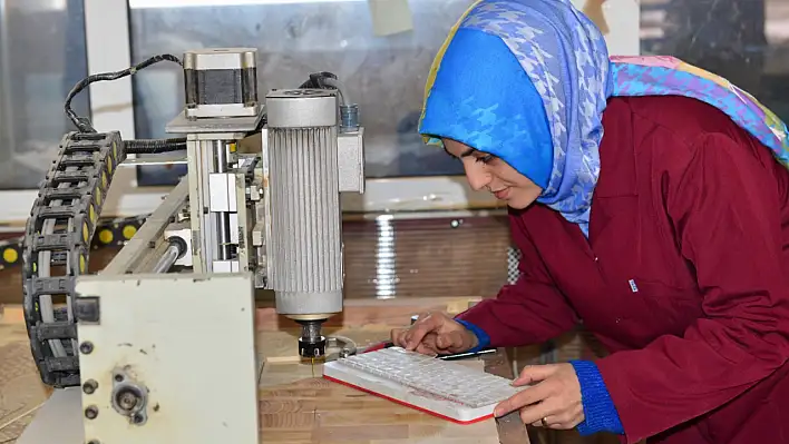 Türkiye'nin ilk Kadın Marangozhanesi ihracata başladı