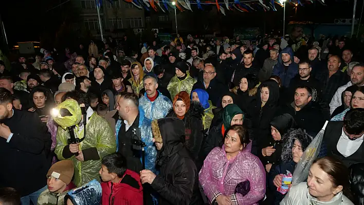 'Tutamayacağı sözler verenlere kanmayın'