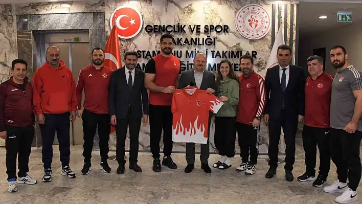 Vali Dallı'dan şampiyon sporculara moral desteği