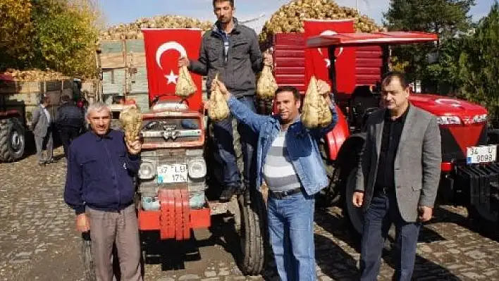 Vali Bektaş, Traktör Kullandı 