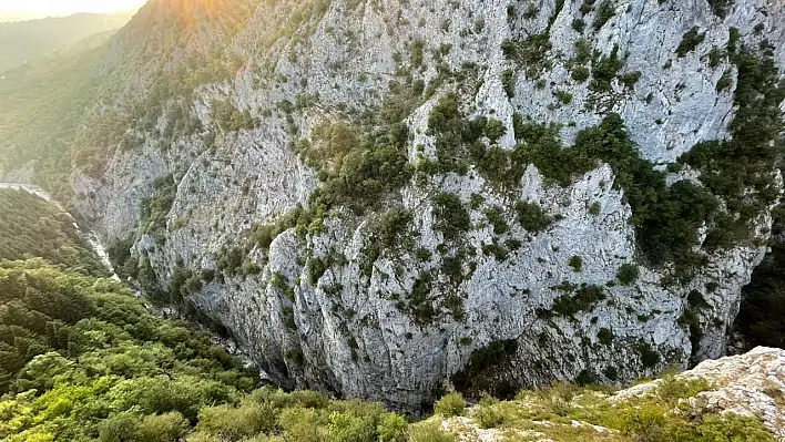 Valla Kanyonu'nda 11 kişi mahsur kaldı