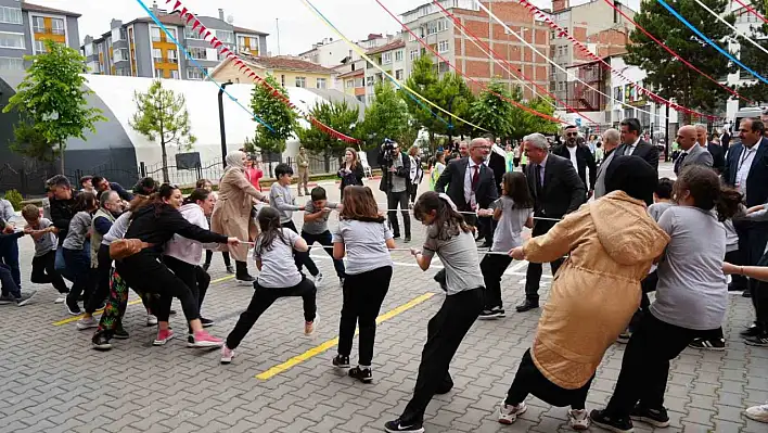 Veliler çocukluklarına döndü