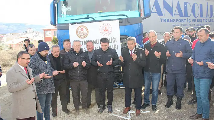 Yardım malzemeleri deprem bölgesine gönderildi