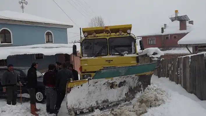 Yaşlı Kadının İmdadına Özel İdare Ekipleri Yetişti