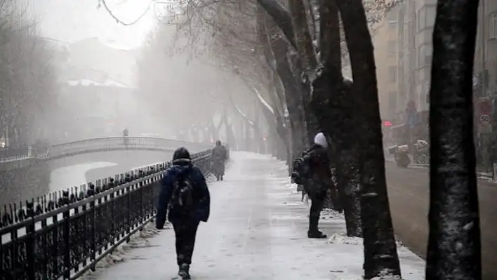 Yoğun kar yağışı etkili oluyor