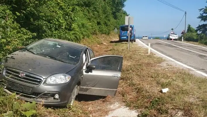 Yoldan çıkan otomobil şarampolde devrildi: 1 yaralı