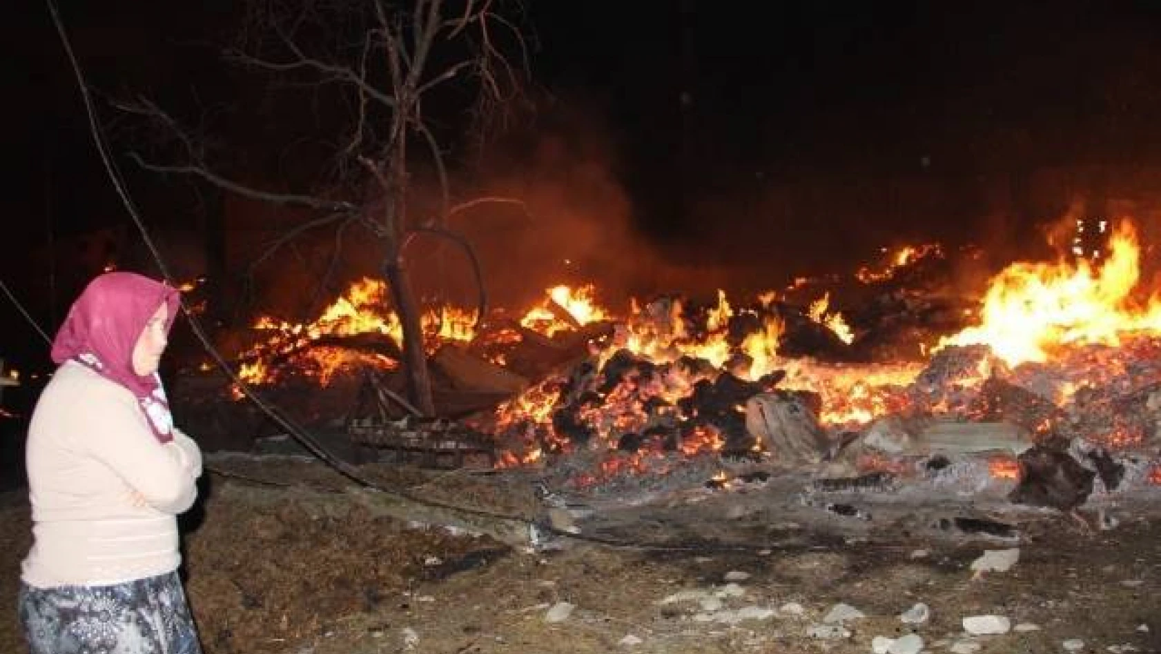 Çorum'da yangın: 29 ev kül oldu