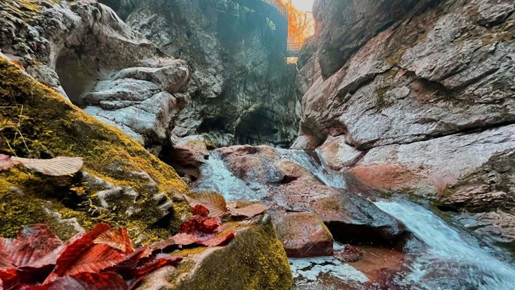 Horma Kanyonu ve Ilıca Şelalesi'nde sonbahar renkleri