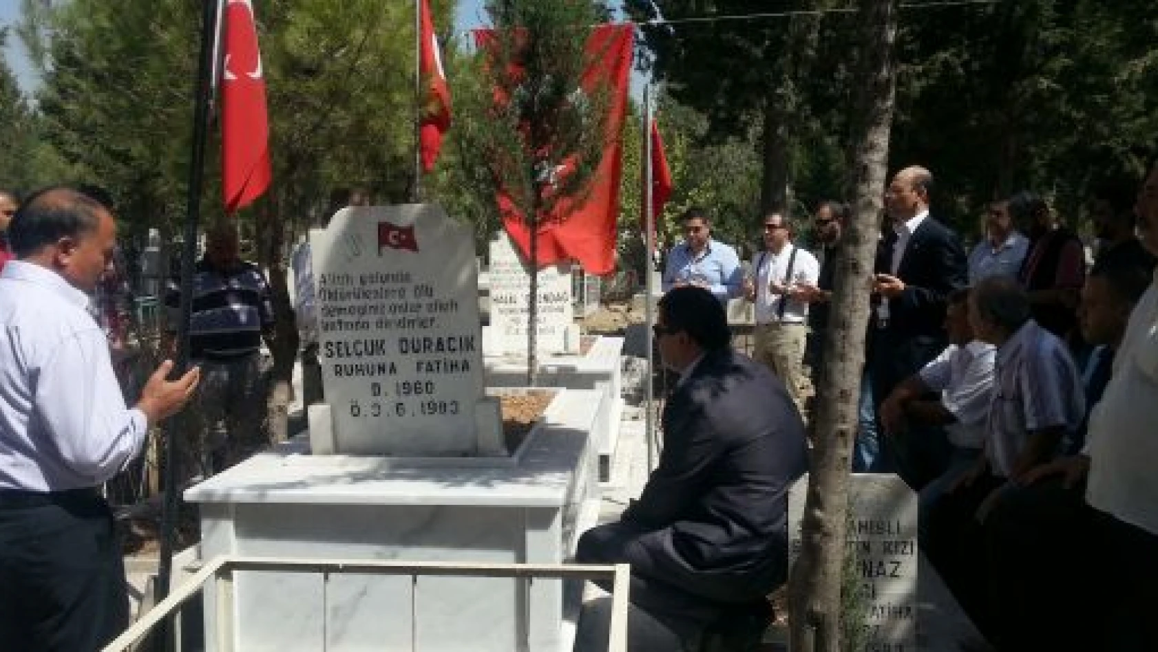 12 Eylül'de idam edilen ülkücüler mezarları başında anıldı