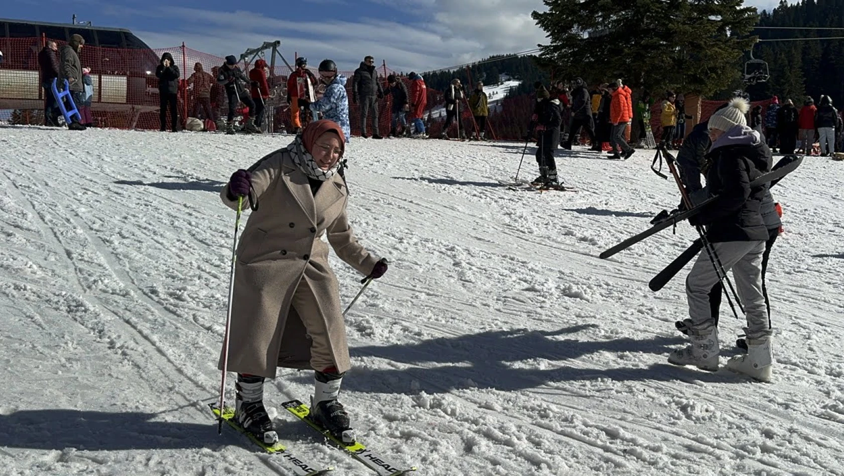 1500 kişiye kayak eğitimi verildi