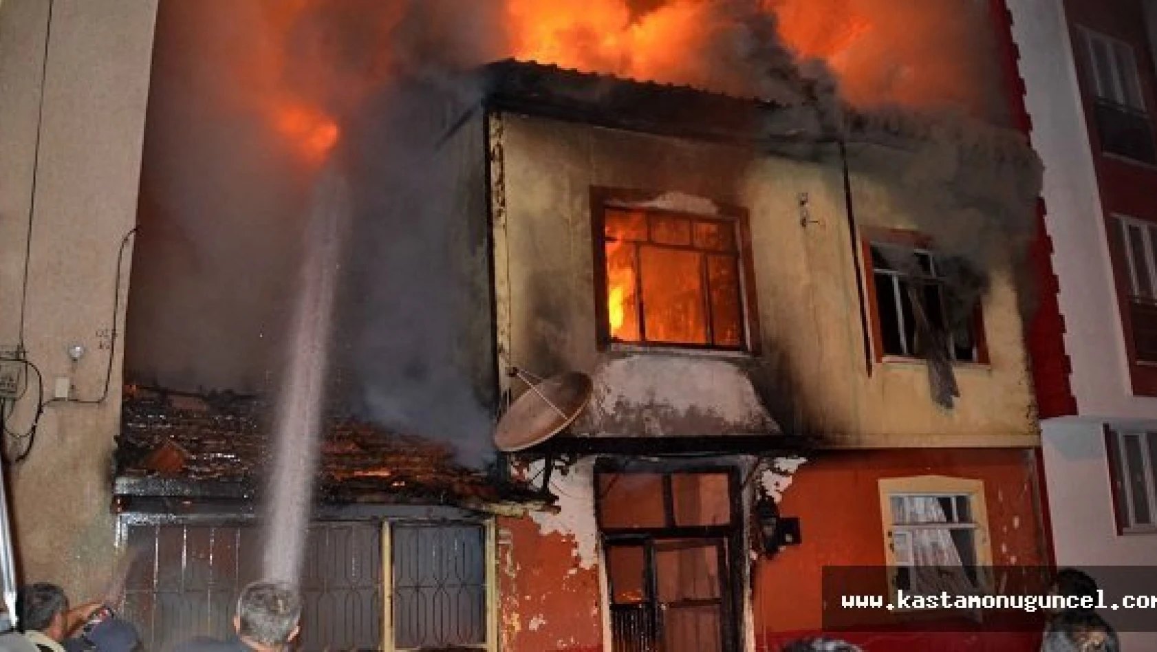 Kastamonu'da Yangın: 2 Ölü