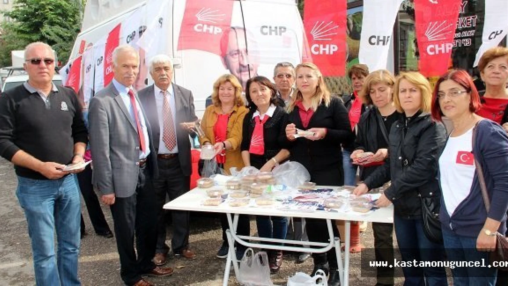 CHP, Taşköprü'de Aşure Dağıttı