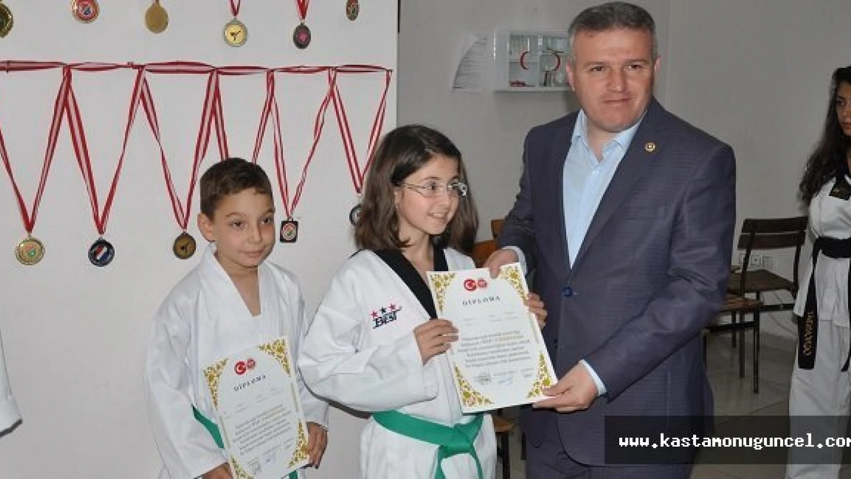Taekwondo Akademi'de Sınav Heyecanı