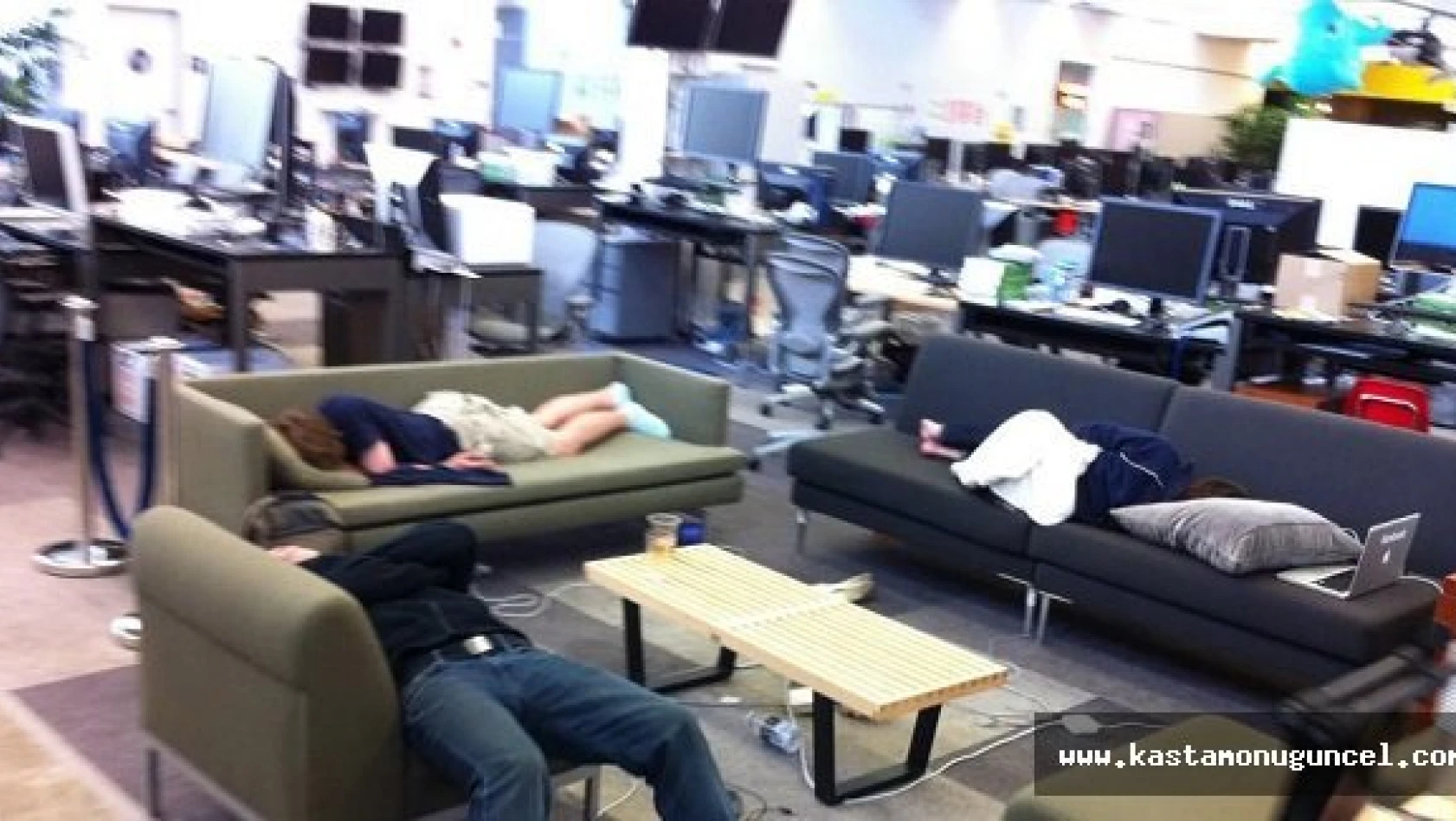 Mavi Dev 'Facebook'un Çalışanları Uyurken
