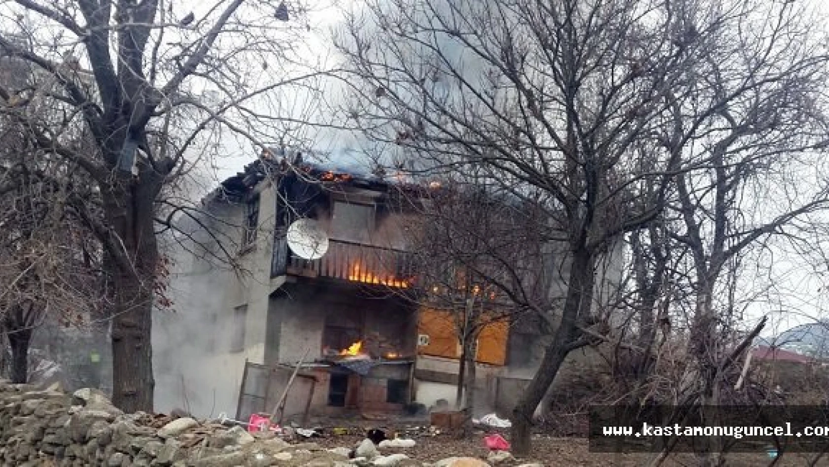 Kastamonu'da Şehit Annesinin Evi Yandı