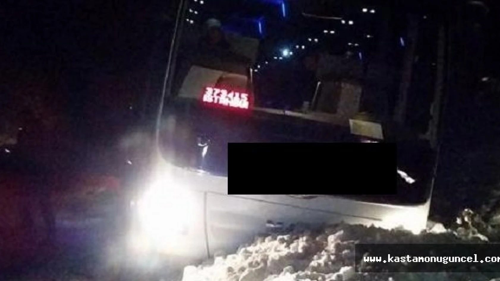 Kastamonu'da Yolcu Otobüsü Kara Saplandı