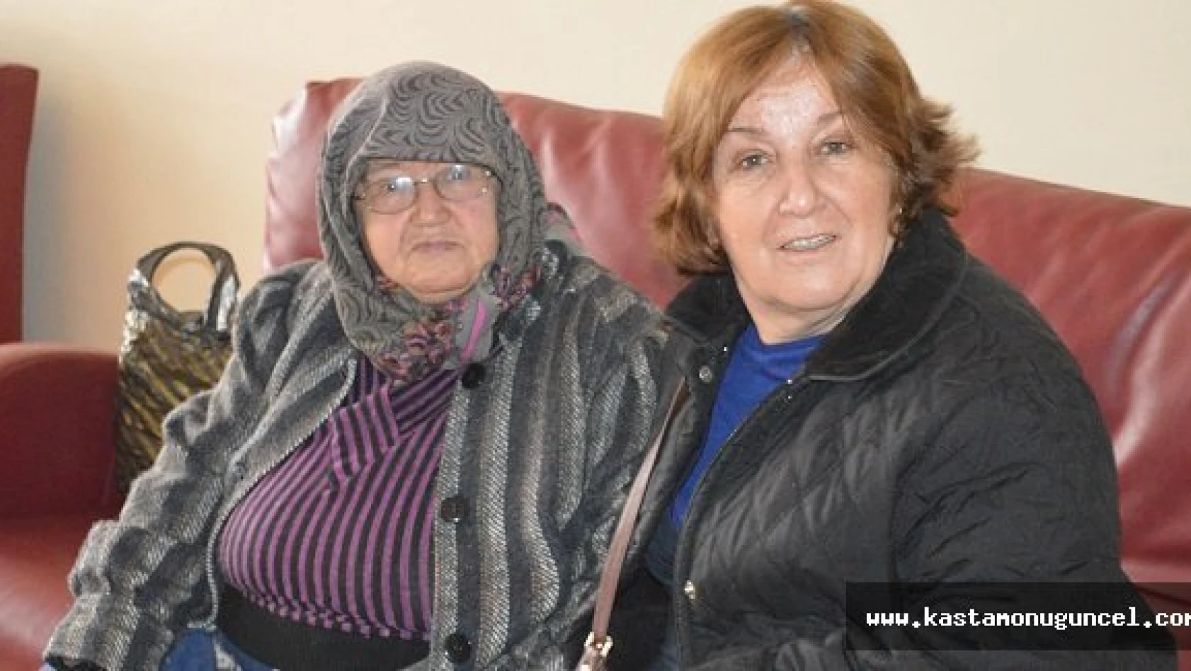 CHP'li Kadınlar Huzurevini Ziyaret Etti