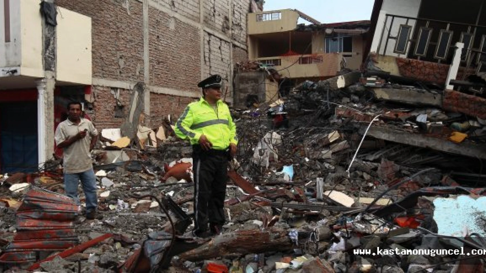 Ekvador'daki Depremde Ölü Sayısı Yükseldi