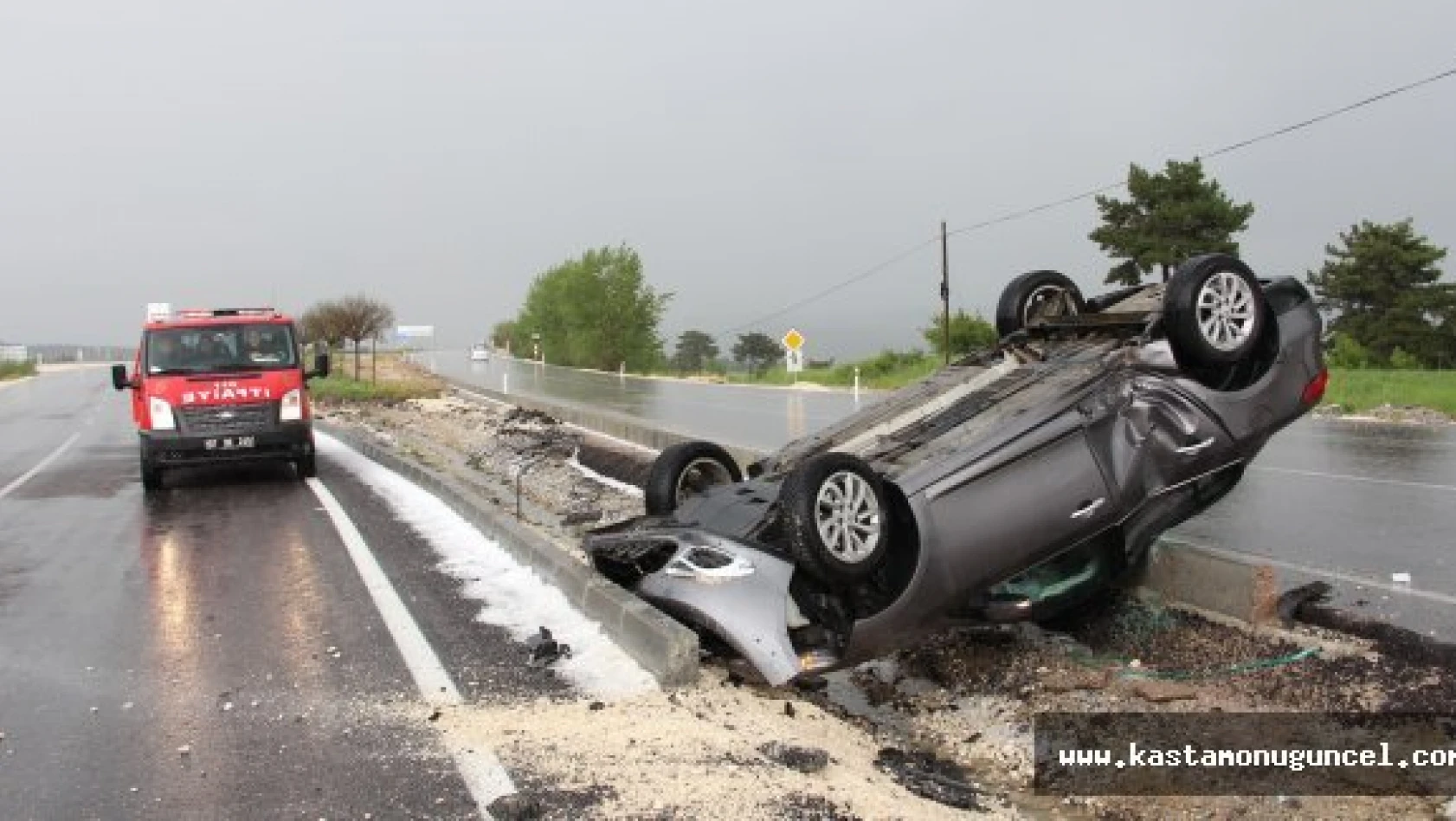 Kastamonu'da Otomobil Takla Attı: 3 Yaralı