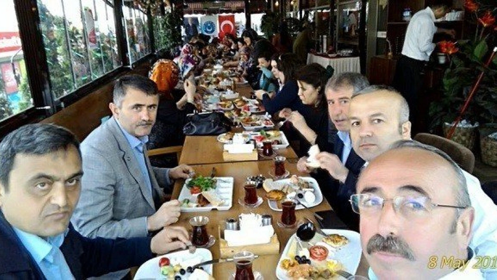 Türk Büro-Sen Kahvaltıda Buluştu
