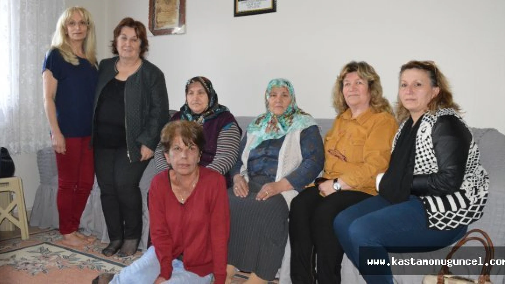 CHP'li Kadınlar Şehit Polis Yıldız'ın ailesini ziyaret etti