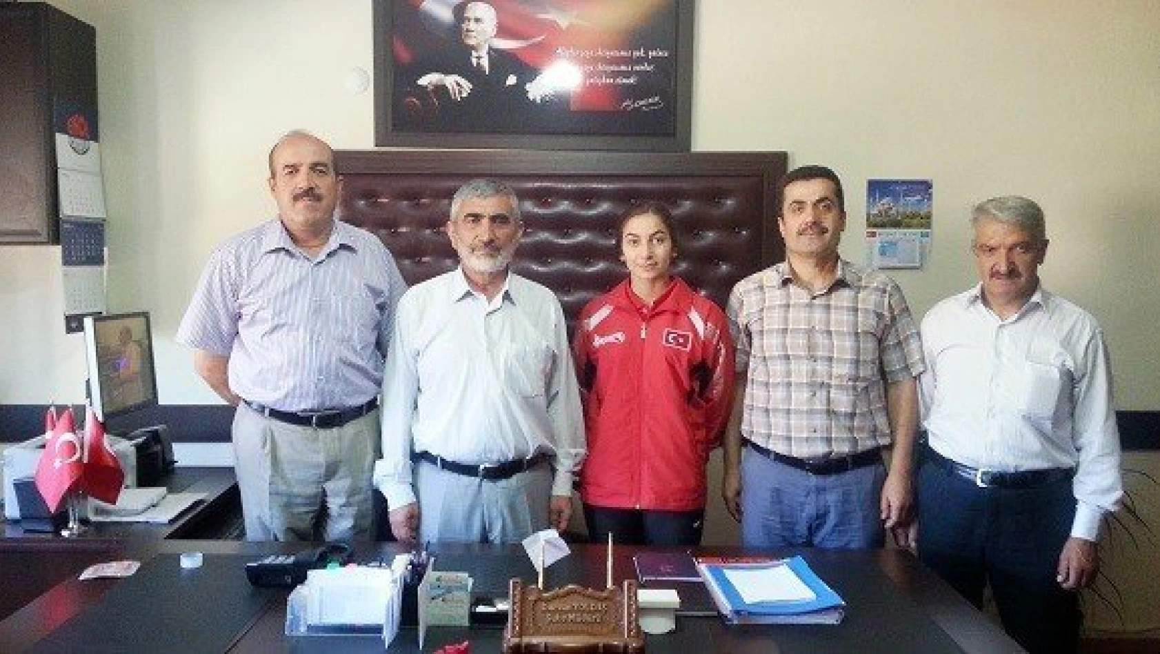 Dünya Şampiyonası öncesi Kübra'dan ziyaretler