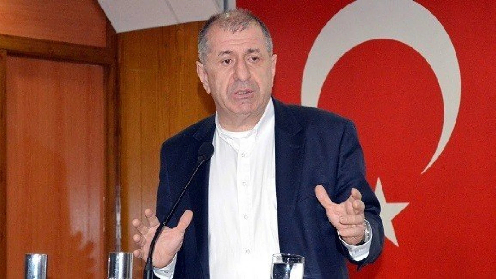 MHP'li Özdağ'dan 'Darbe ve Terör Kıskacında Bir Türkiye Analizi' konferansı