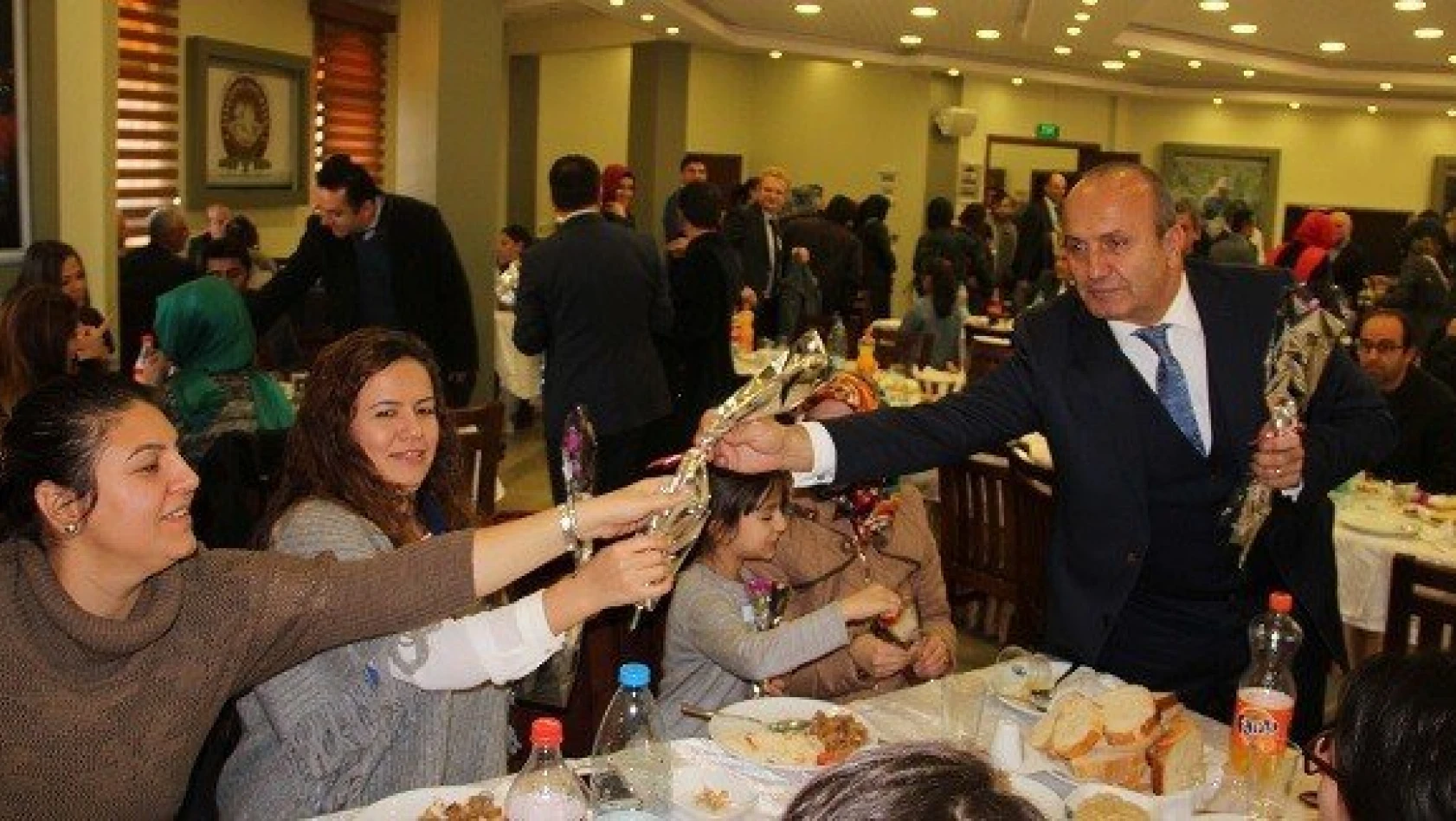 Başkan Arslan, öğretmenlerle yemekte buluştu