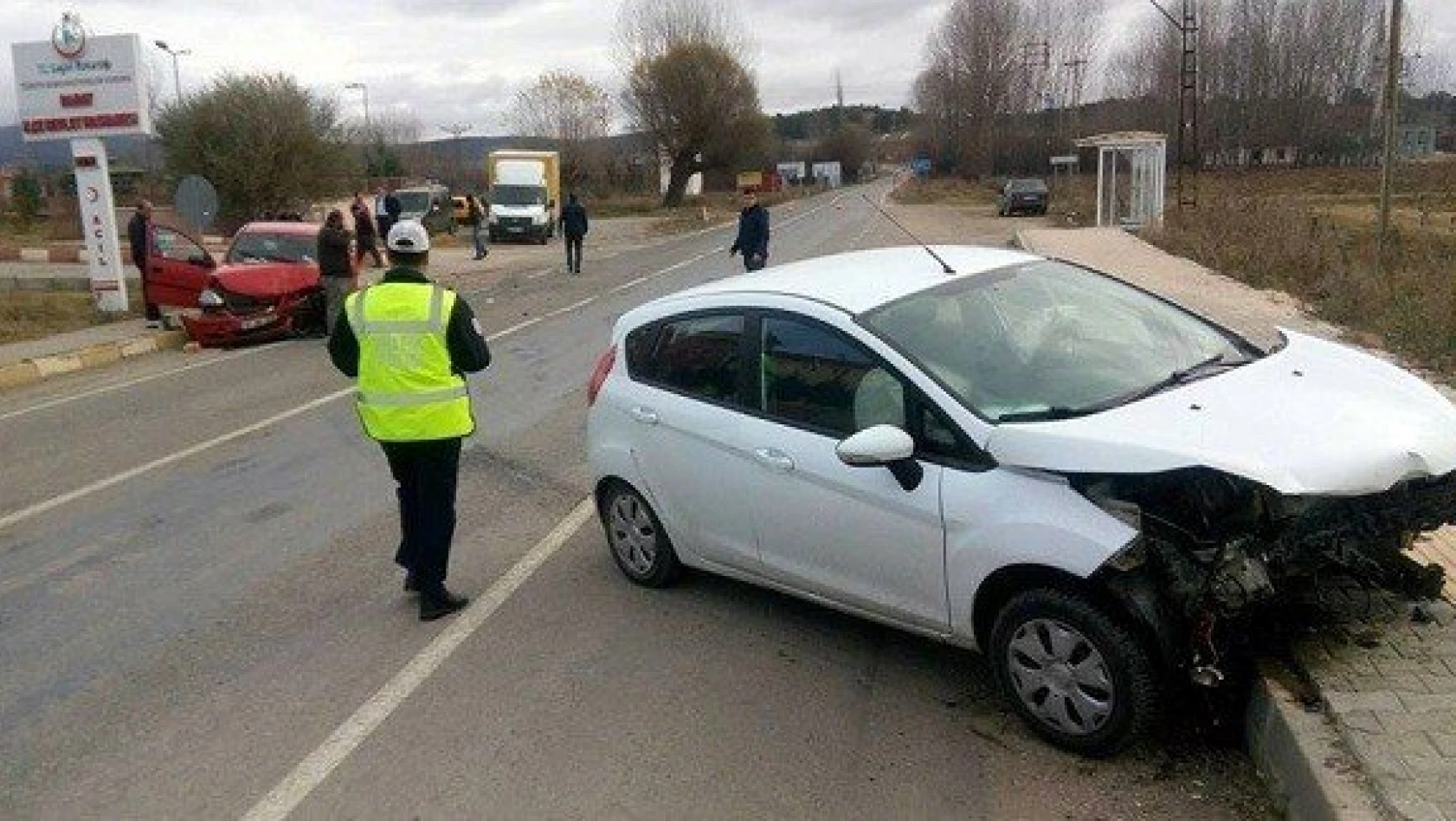Kastamonu'da otomobiller çarpıştı: 5 yaralı
