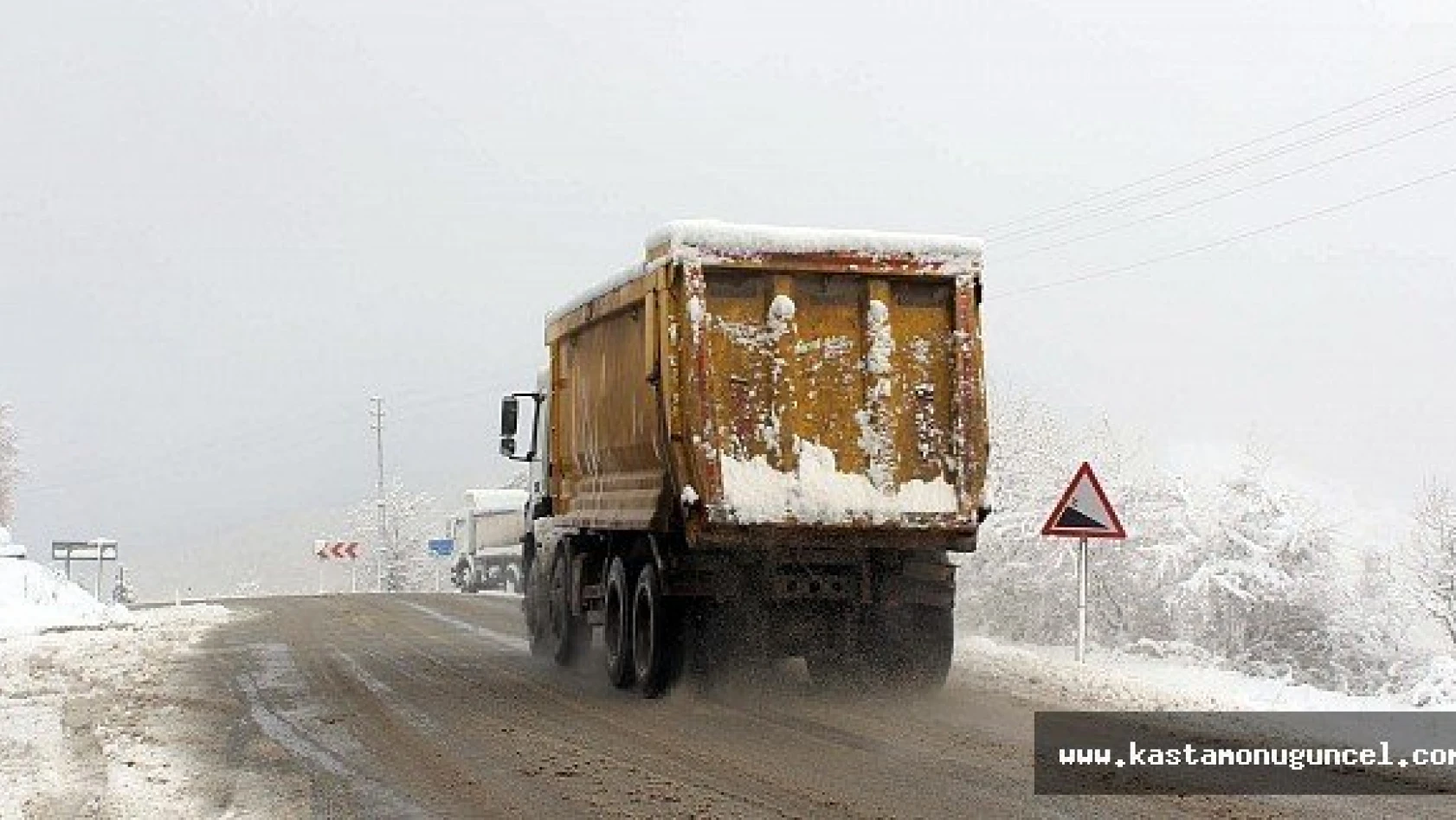 Kastamonu'nun yüksek kesimlerinde kar etkili oldu