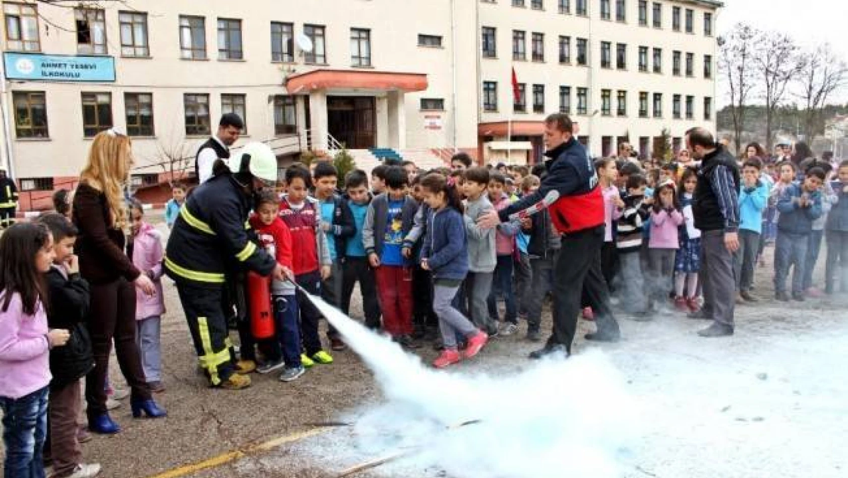 Araç'ta öğrenciler için yangın tatbikatı yapıldı