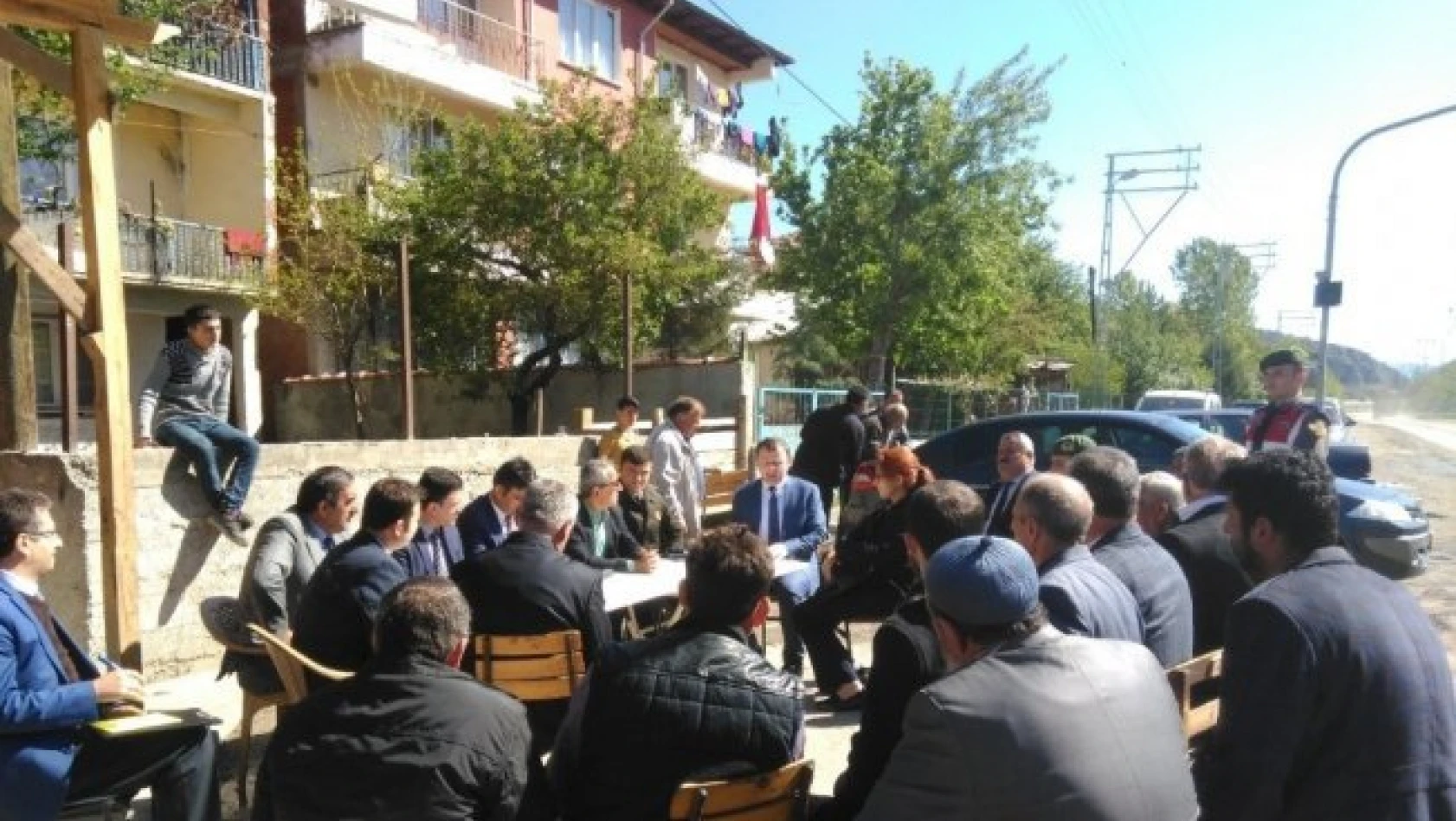 Yeşilova Köyünde halk toplantısı düzenlendi