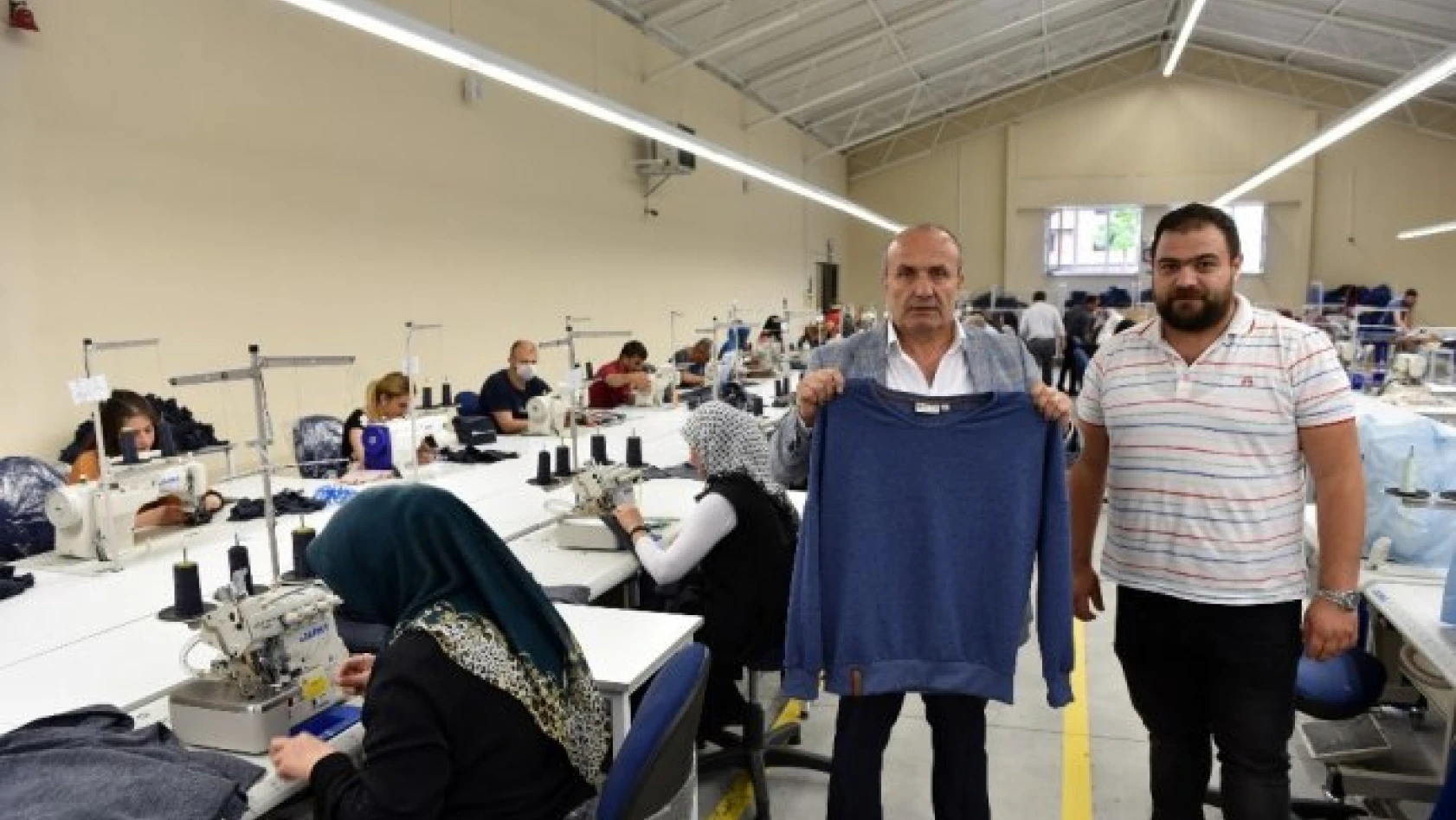 Başkan Arslan, tekstil fabrikasını ziyaret etti