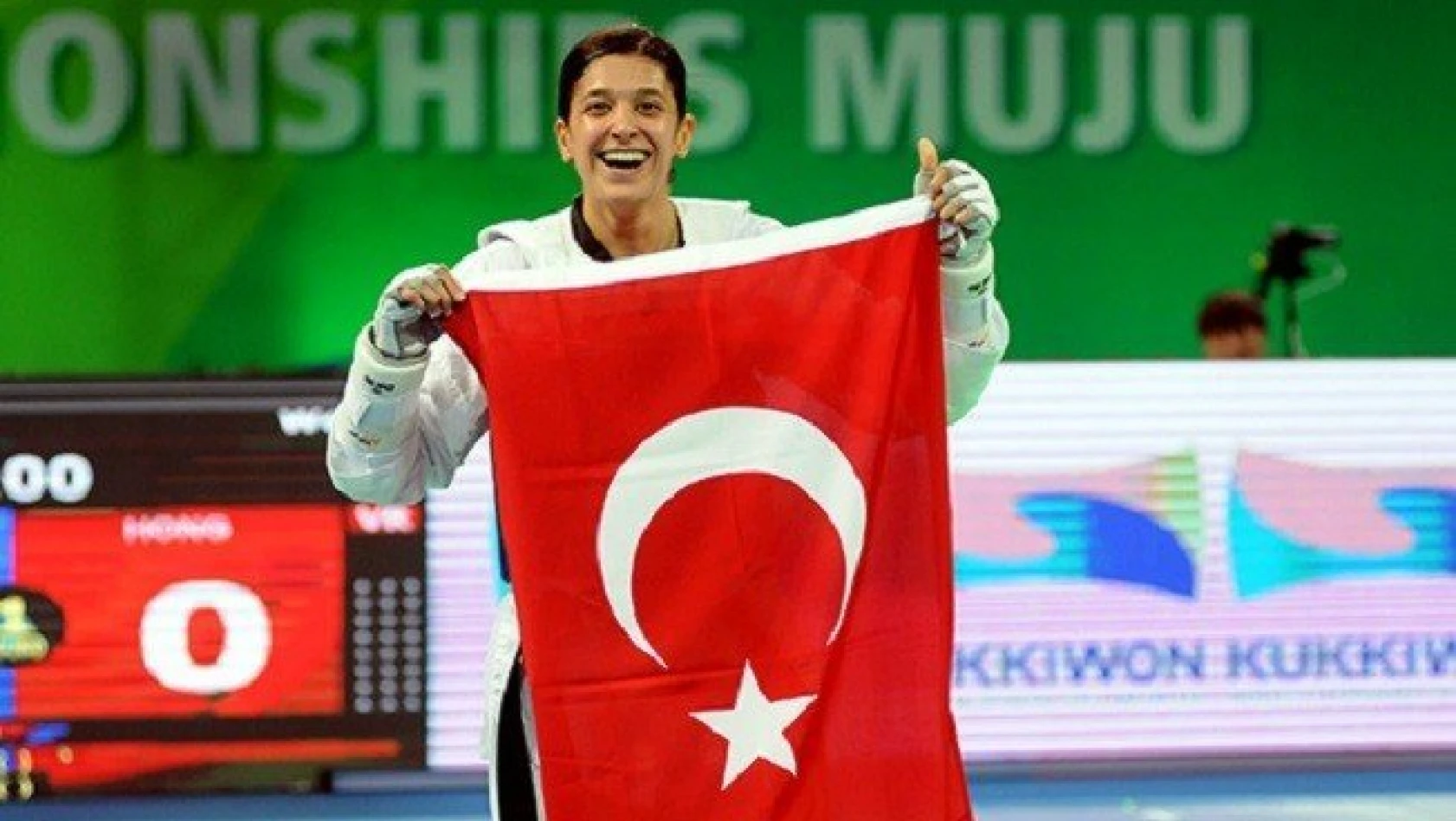 Nur Tatar Dünya Şampiyonu