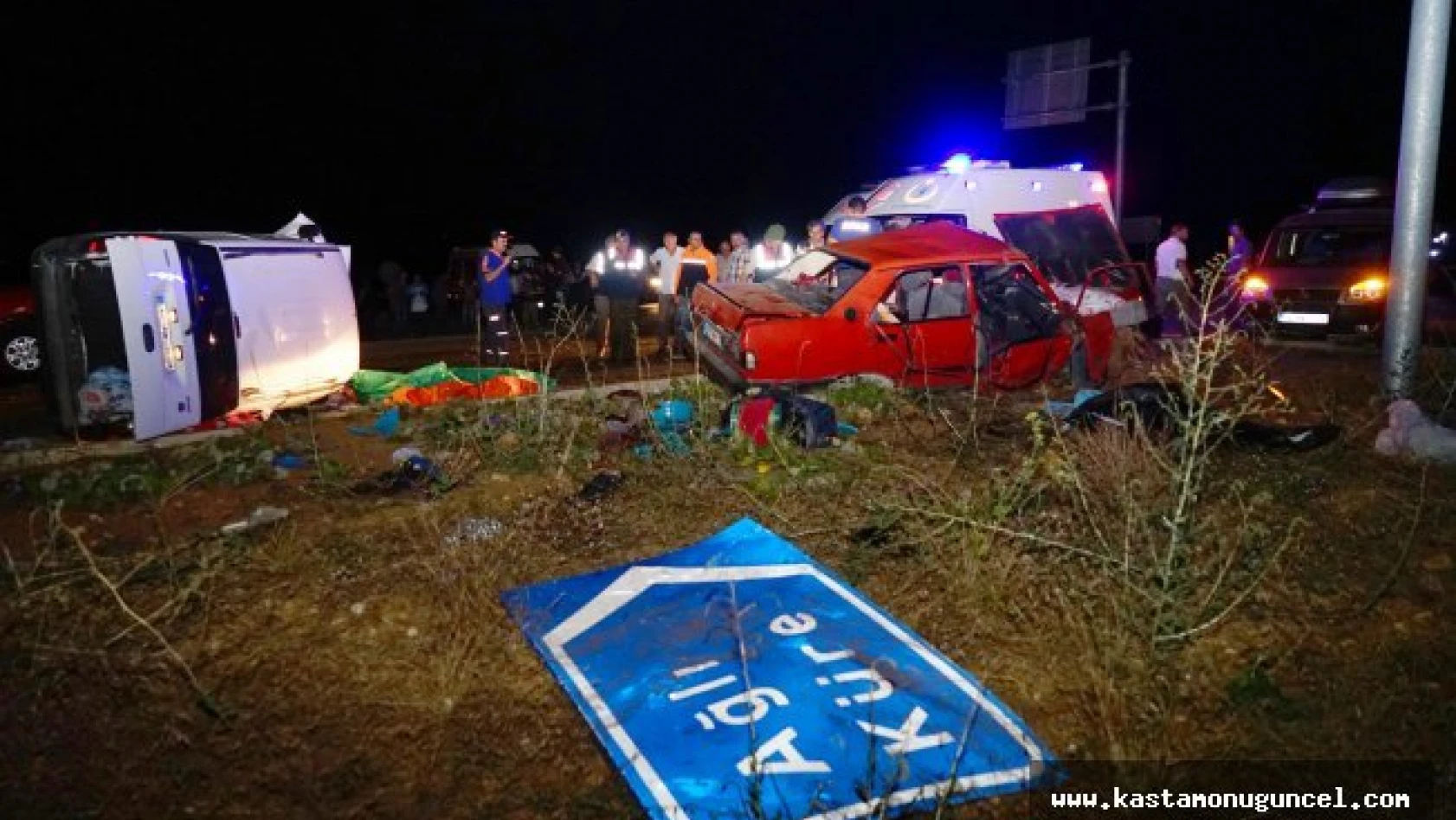 Kastamonu'da feci kaza: 2 ölü, 6 yaralı 