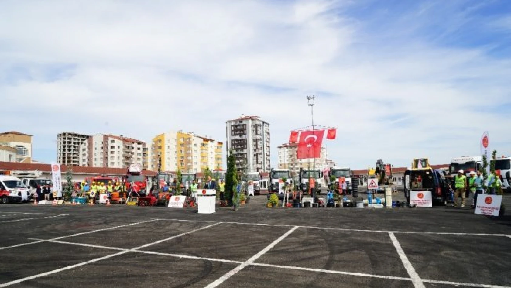 Kastamonu Belediyesi, aldığı araçların tanıtımını yaptı
