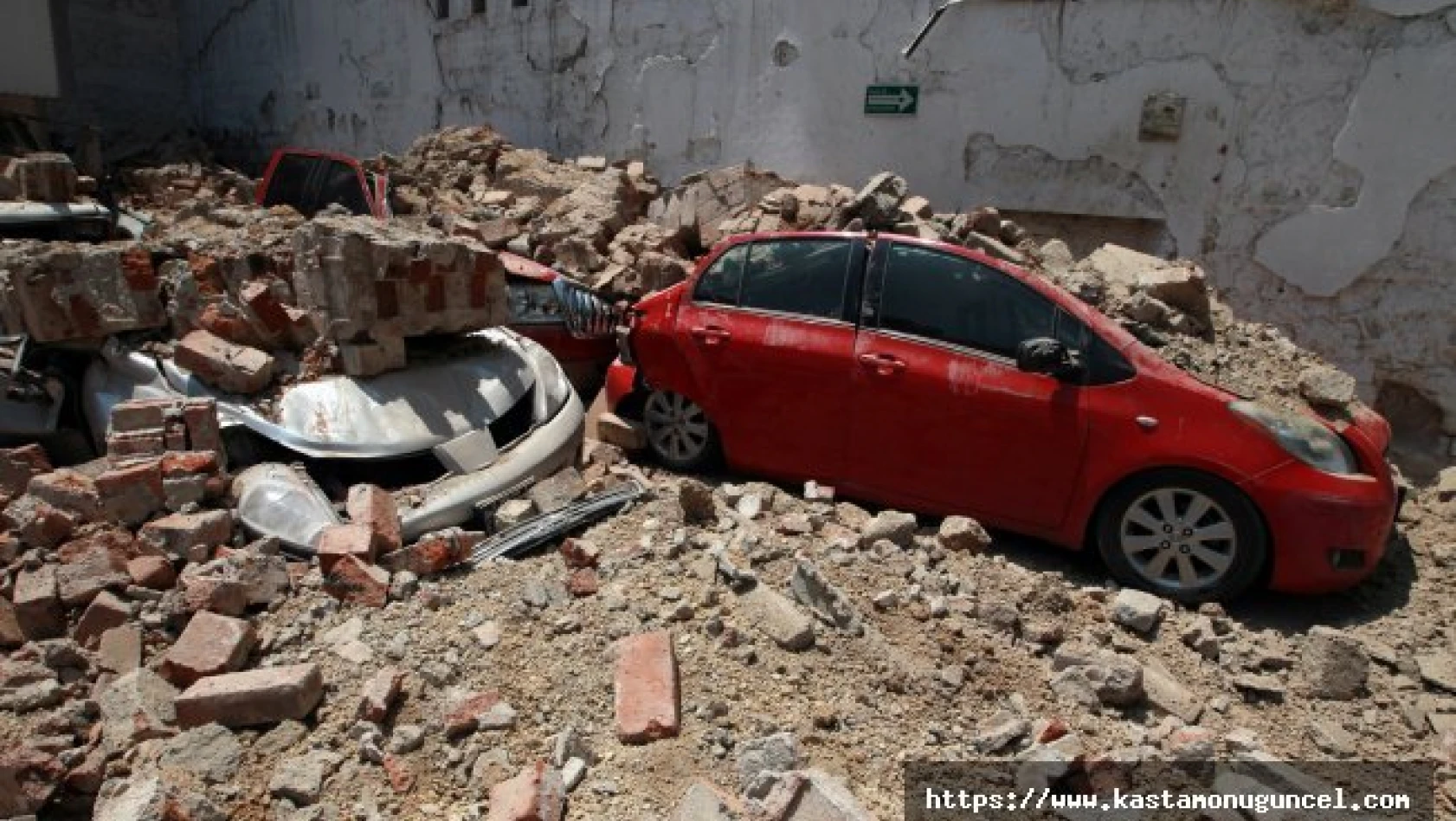 Meksika'da 7.1 büyüklüğünde deprem!