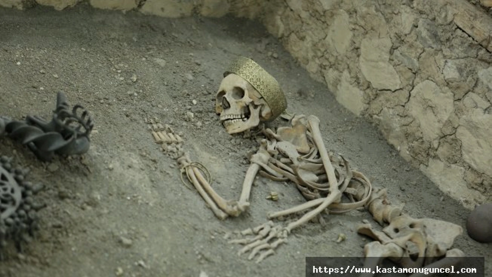 4 bin 500 yıllık erkek iskeletlerinde &quothalhal" bulundu