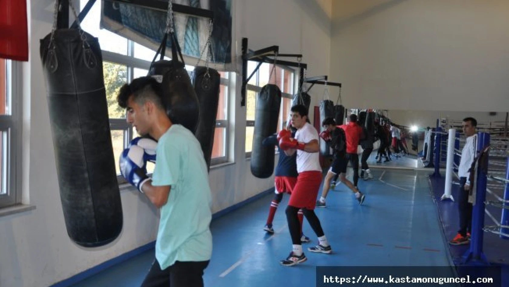 Genç milli boksörlerin Kastamonu kampı başladı