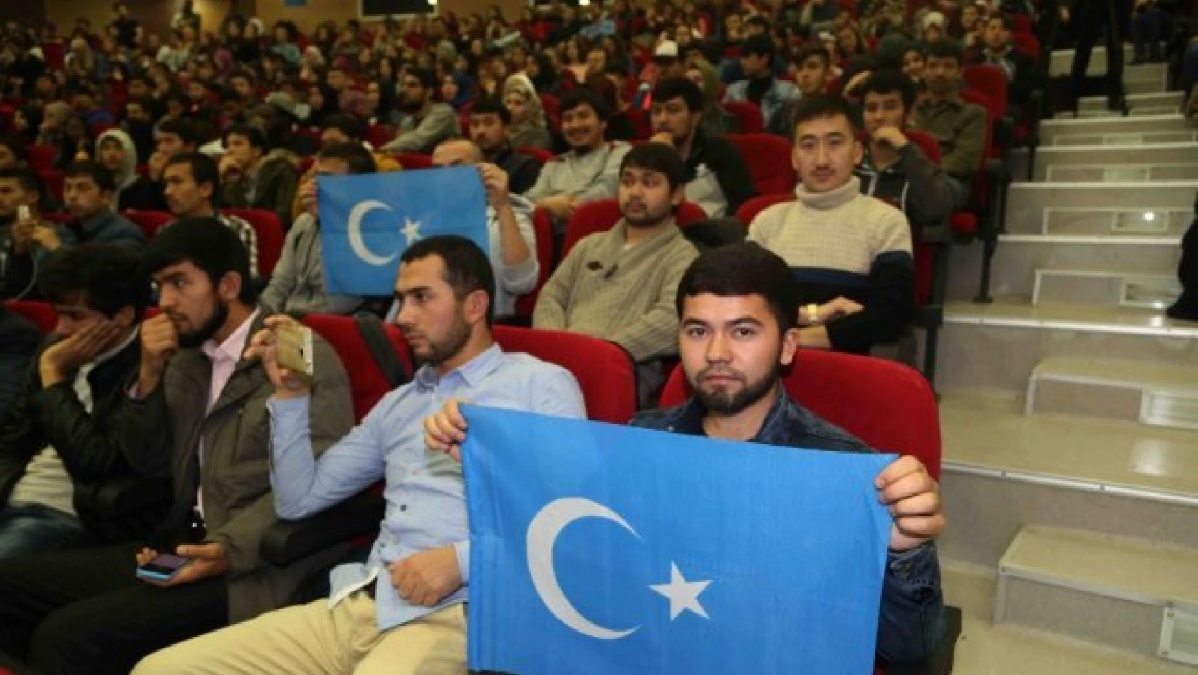'Doğu Türkistan'ın Bugünü' konferansı