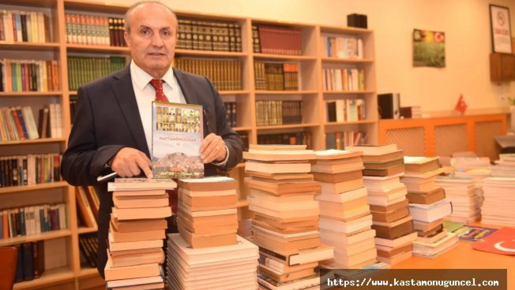 Emekli General Tokatlı, kütüphanesini Taşköprü'ye bağışladı