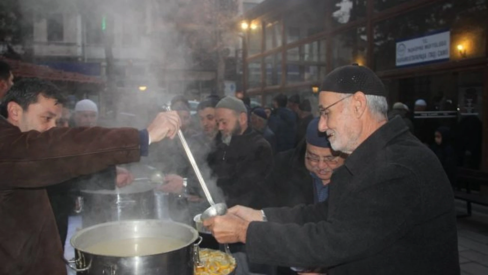Taşköprü Belediyesi'nden sabah çorba ikramı
