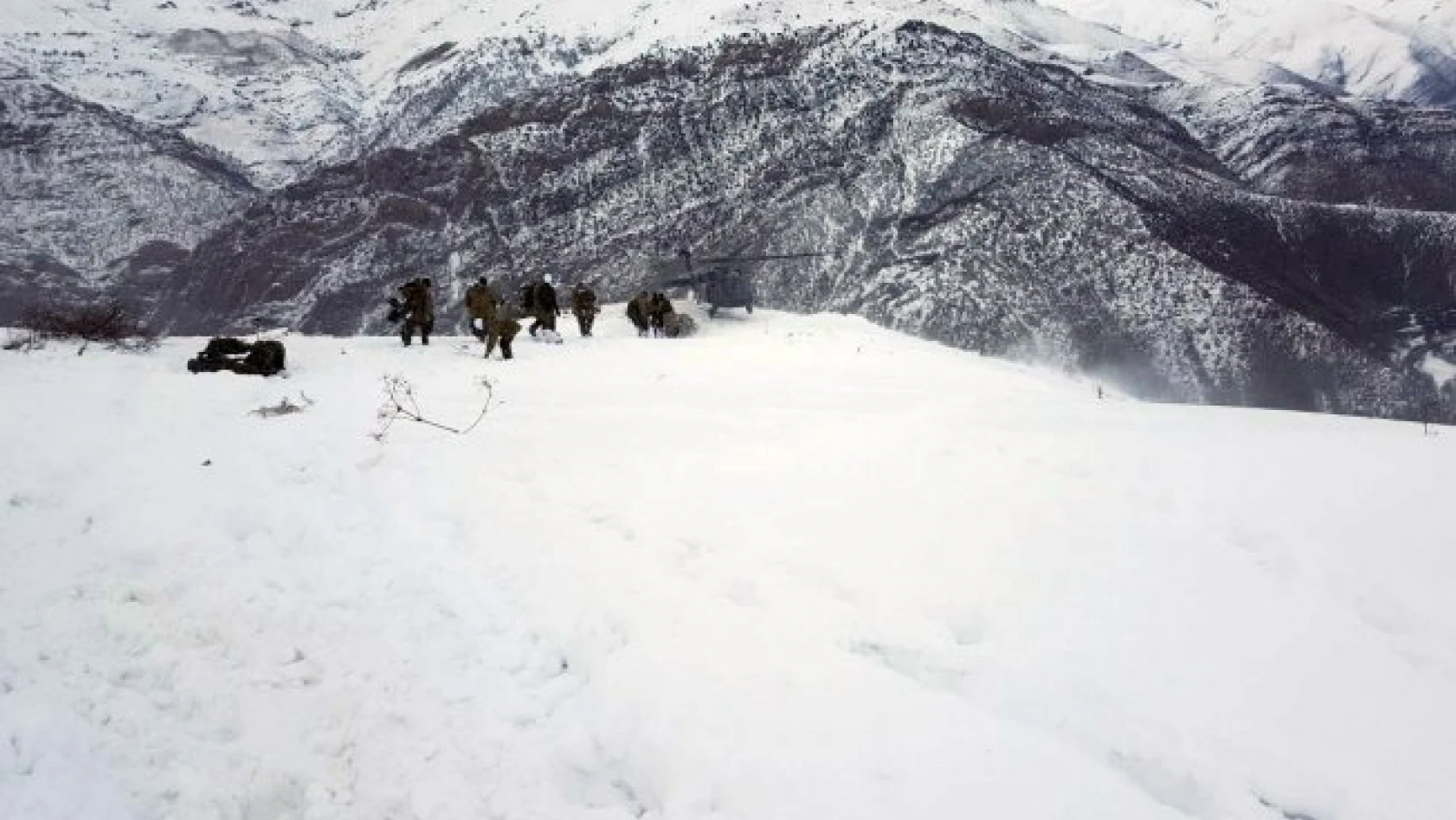 Bitlis'te çığ düştü: 5 asker şehit, 12 asker yaralı!