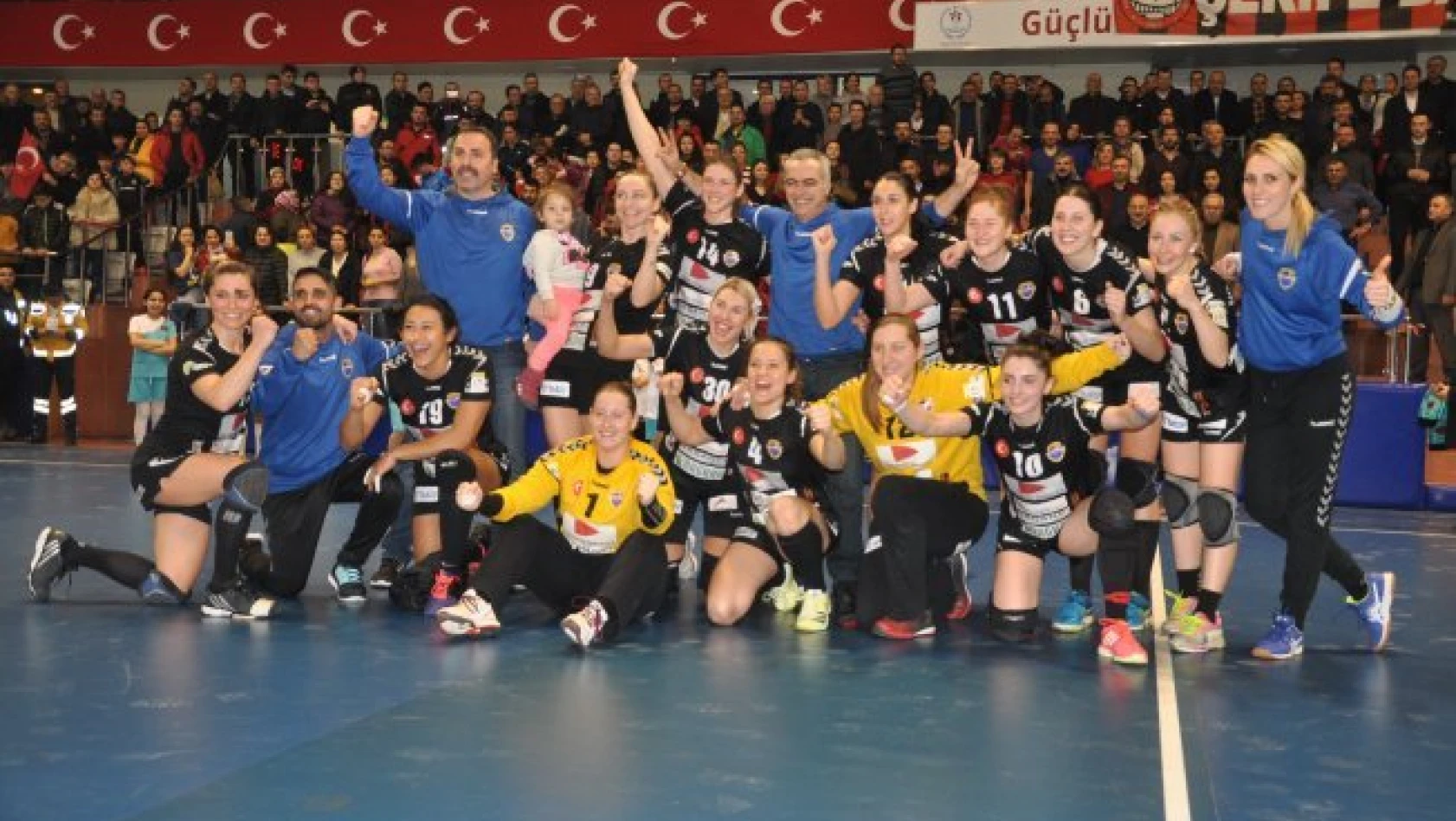 Kastamonu Belediyespor 30, Byasen Handball Elite 28