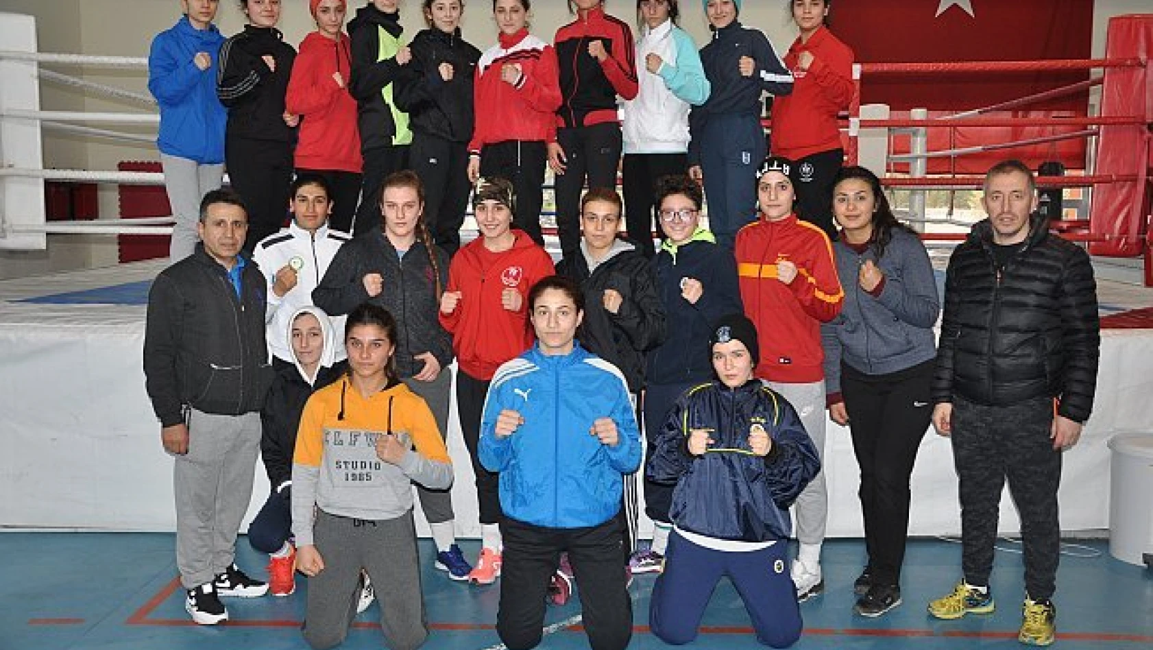 Kadın boksörler Kastamonu'da kampa girdi