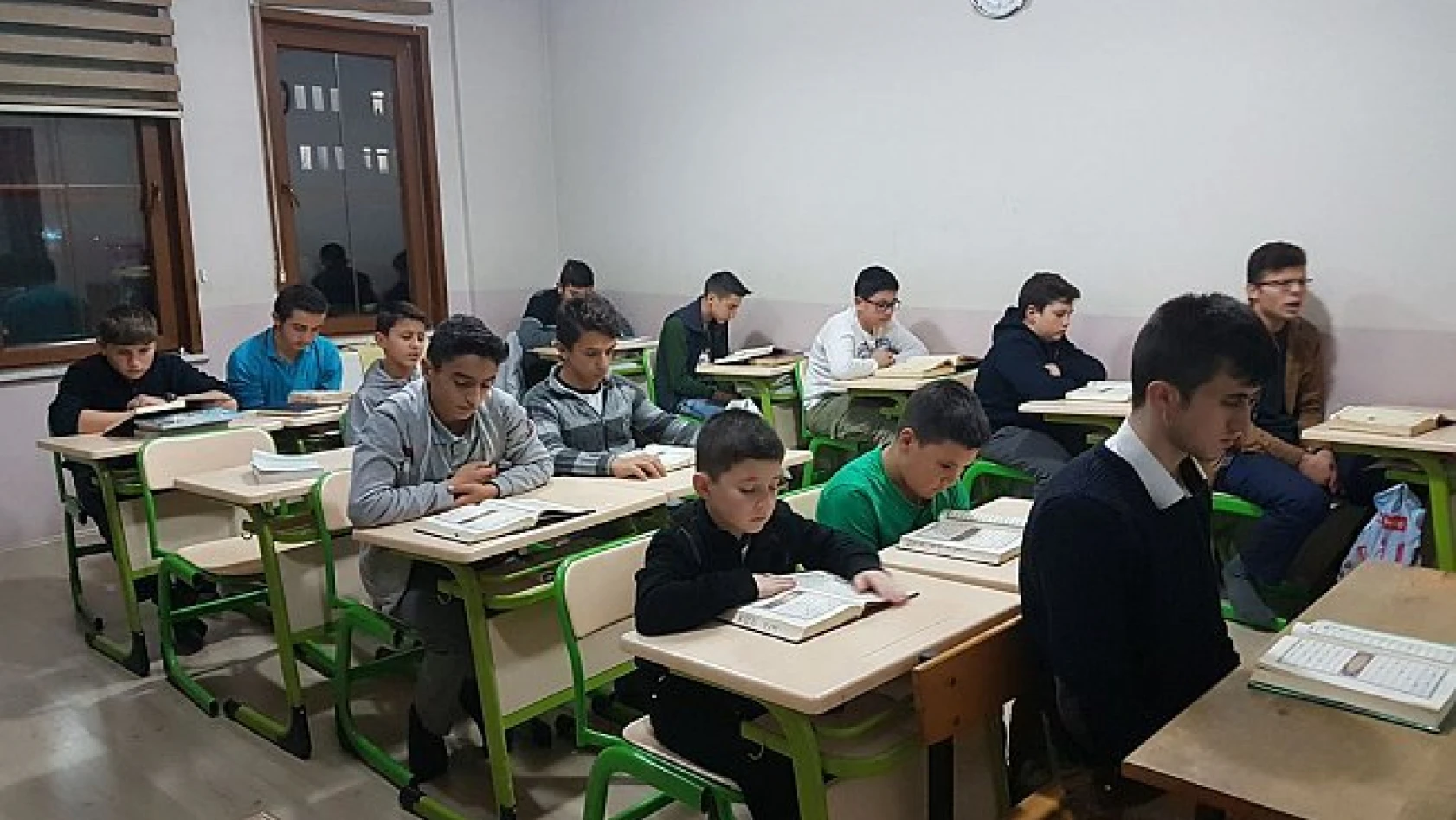Kur'an kursu öğrencilerinden Zeytin Dalı Harekatı'na destek