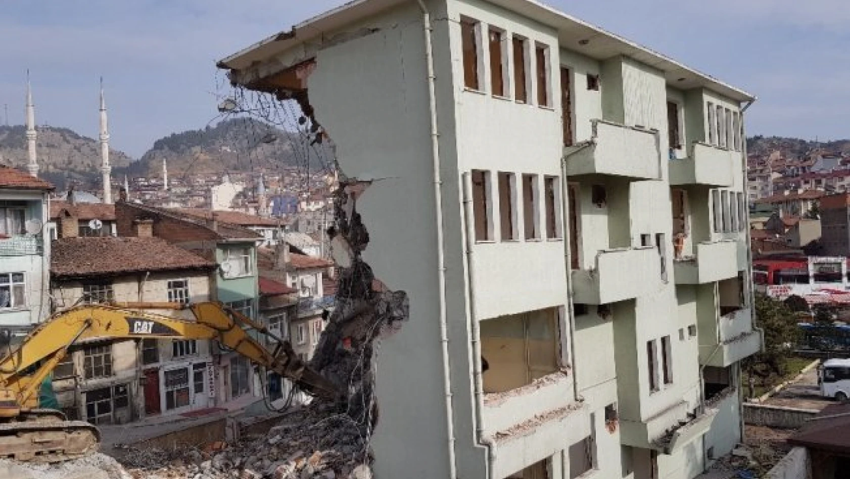 Tosya İlçe Emniyet Müdürlüğü hizmet binası yıkıldı