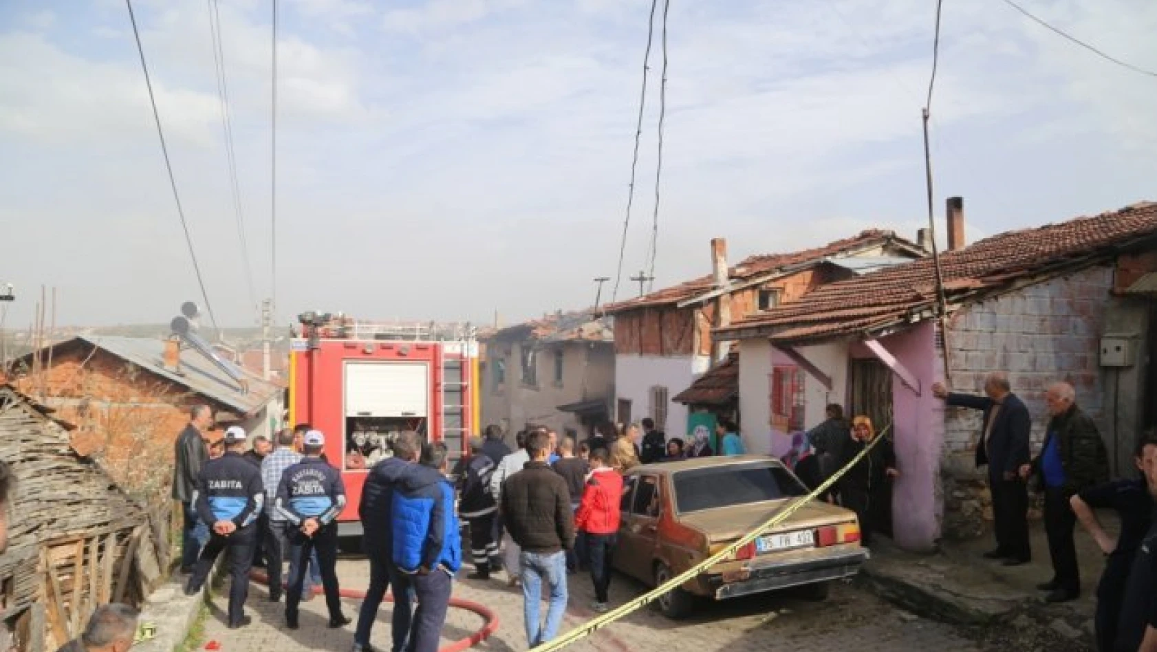 Kastamonu'da yangın: 2 ev kullanılamaz hale geldi