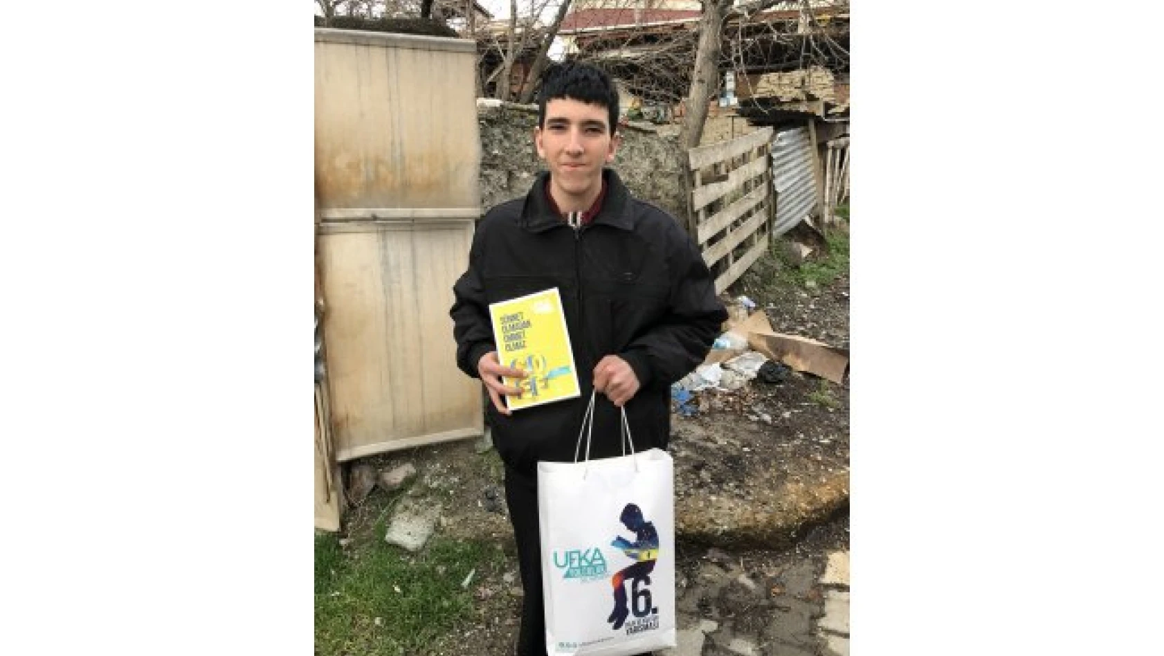 'Kitaplar yakılmasın, okunsun' diyen Tosyalı Murat'tan Ufka Yolculuk çağrısı 